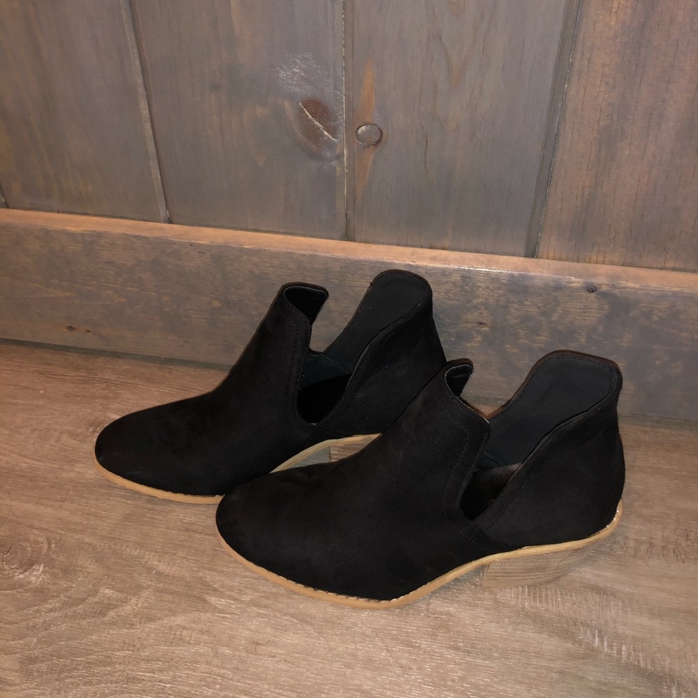 Black. Booties🖤